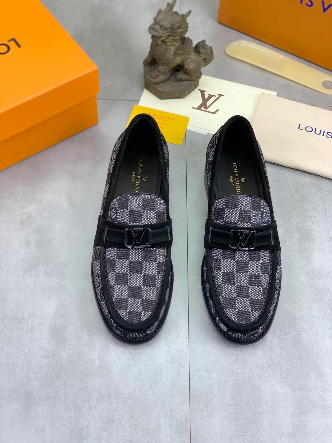 Men's men's shoes 💰P520 New style 💶[LOUIS VUITTON] Water-dyed Niuli Original order New style 🍀LV Louis Vuitton *——Top version of LV classic leather shoes! Made of imported original calfskin, original leather side strips and wear-resistant high-end rubber outsole! High quality products! Color: Black optional Size: 39-44 (45 customized)